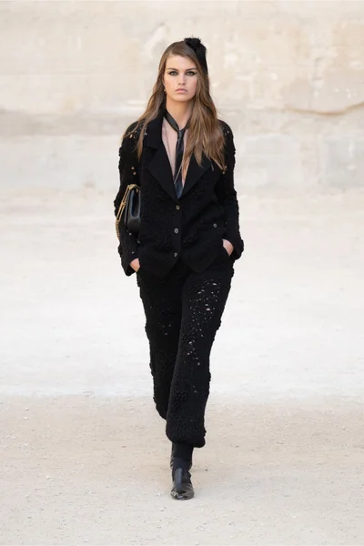 Look 29